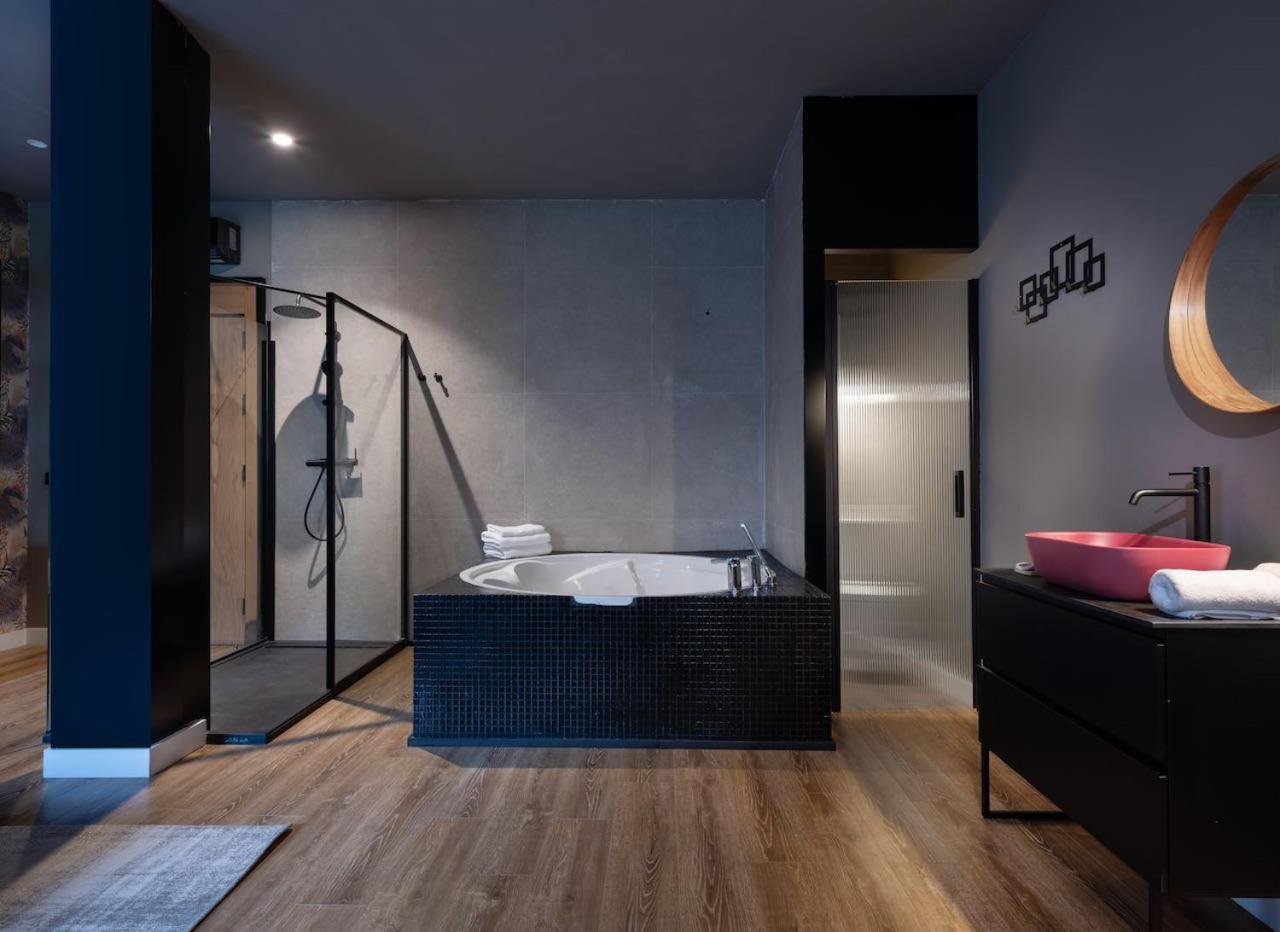 Saman Hotel Boutique Valencia Room photo